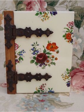 Vintage Rare Porcelain and Wood Jewely Box with Rustic Hinges - Cream Floral
